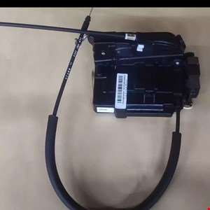 قفل یکپارچه درب دنا اتومات و دنا پلاس عقب چپ اصلی خط تولید